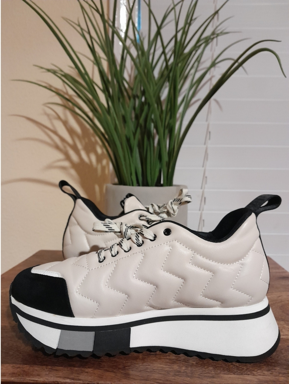 F65 platform sneakers cream black sz 36 patent leather - Picture 8 of 9